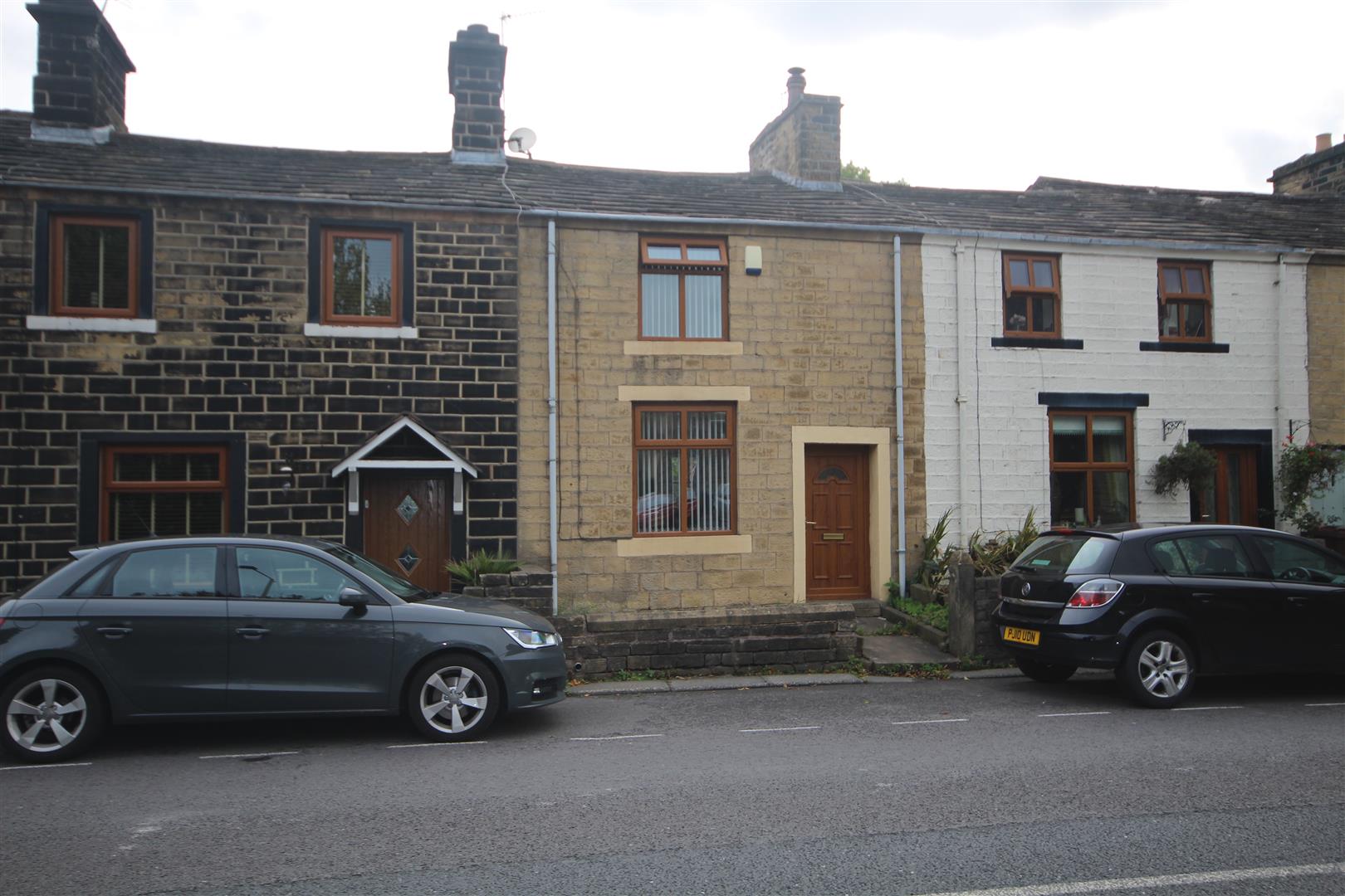 2 bedroom terraced house To Let in Barrowford - Main Image